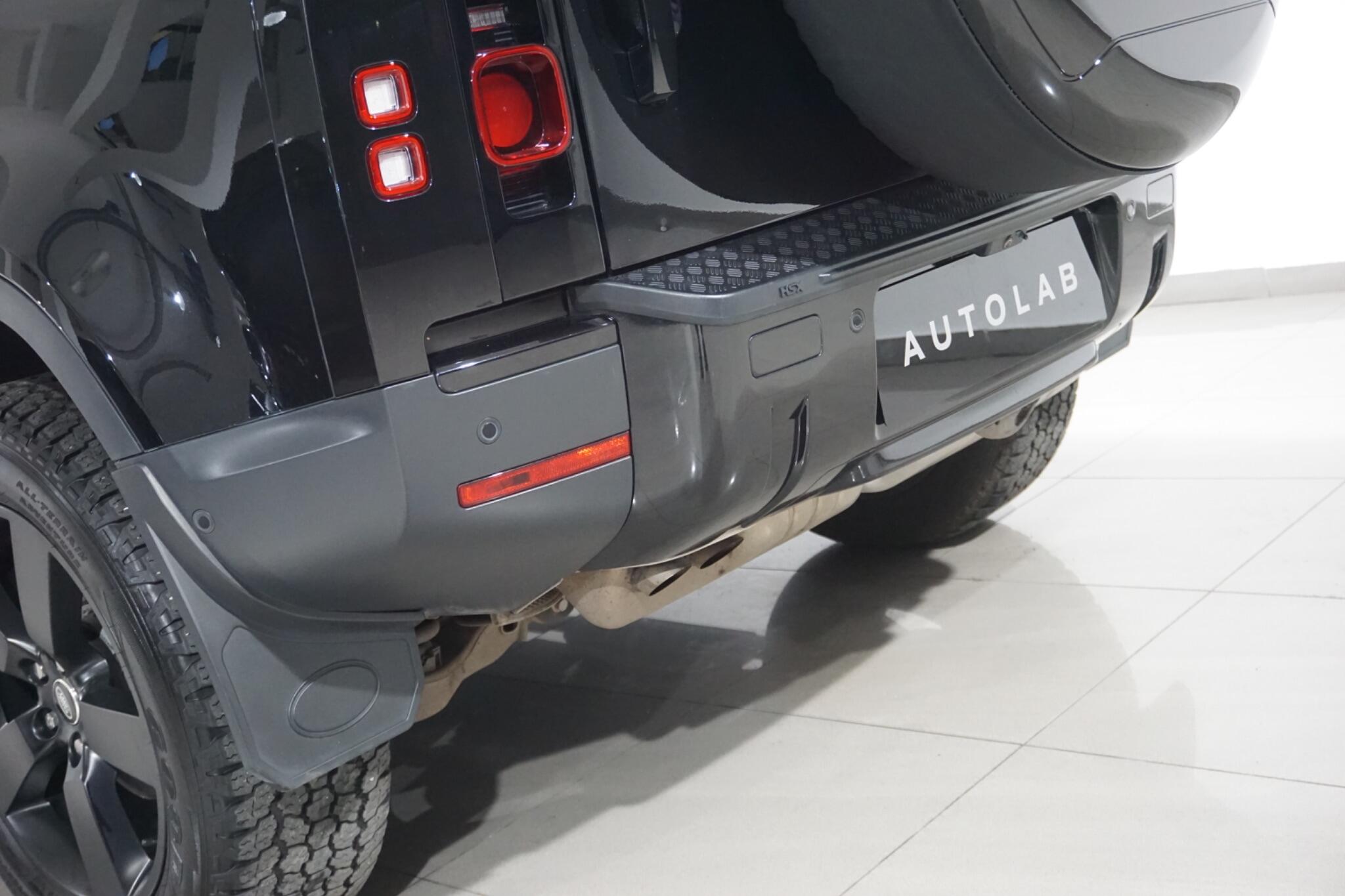 Land Rover Defender 110 3.0 D250 MHEV HSE Hard Top SUV 5dr Diesel Auto 4WD MWB Euro 6 (s/s) (250 ps)